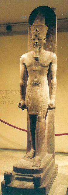 092. Beeld van Amenhotep III uit het Cachatte van Luxor tempe