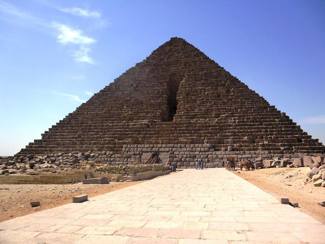 3 Mykerinos piramide