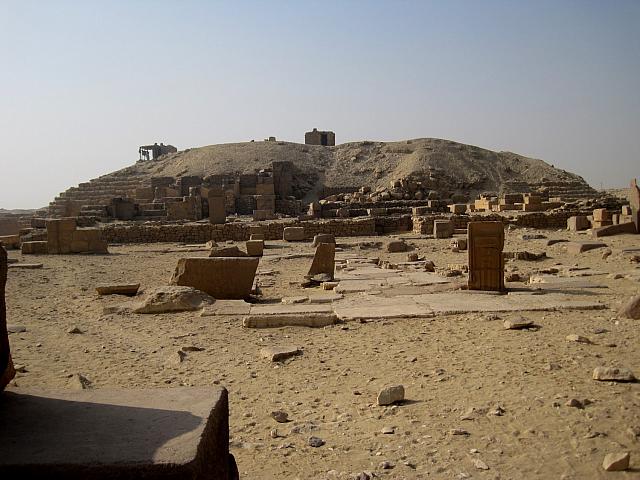 Piramide bij de piramide van Pepi I