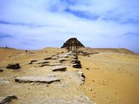 01 Sahoere piramide met causeway 5de dynastie