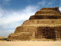 02 trappiramide van Djoser