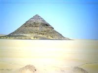 10-Allerlei natuurlijke piramiden