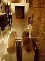 Diverse mummies, 2 meisjes en een jongen. Graf van Aline (Hawara)
