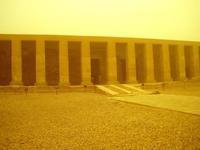 44 Abydos tijdens een zandstorm
