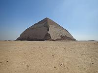 Dashur, de Knikpiramide en de Rode piramide